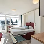 شقة Huber Living Basic 302 *