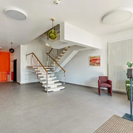 Apartment Huber Living Basic 302