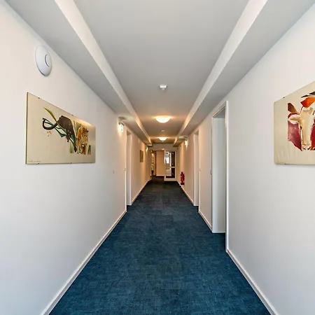 Huber Living Basic 302 * Germering