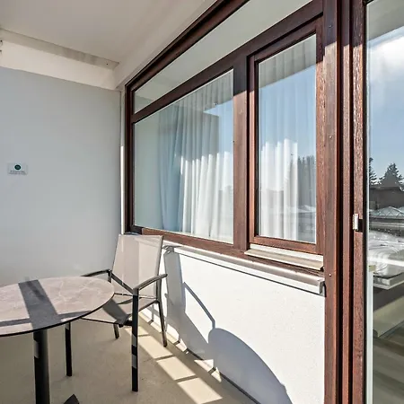 Huber Living Basic 302 Apartament *