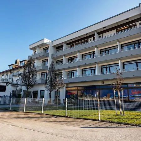 Huber Living Basic 302 شقة جيرميرنج